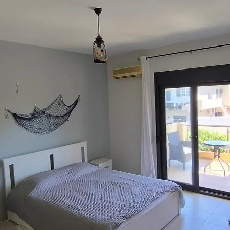 Peaceful With Pool And Parking - 2 Bedrooms Apartment *